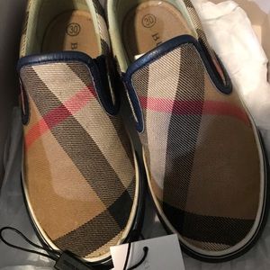Burberry kids shoes size 30
